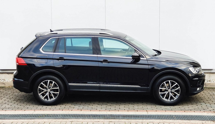 Volkswagen Tiguan cena 79900 przebieg: 51885, rok produkcji 2019 z Częstochowa małe 254